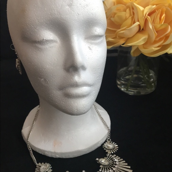 Necklace with matching earrings - Picture 2 of 3